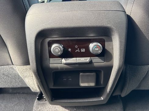 Used 2025 GMC Acadia Elevation FWD image 12