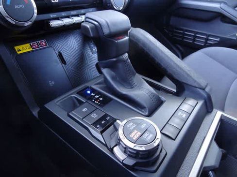 Used 2024 Toyota Tacoma TRD Off-Road w/ TRD Off Road Upgrade Package AWD/4WD image 34