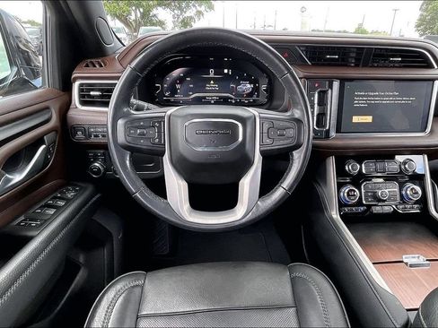 Used 2022 GMC Yukon XL Denali AWD/4WD image 8