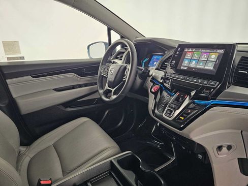 Used 2023 Honda Odyssey Touring image 11