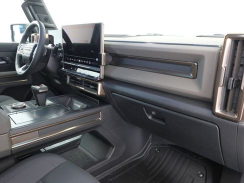 Used 2025 GMC Hummer EV 2X w/ LPO, Dark Essentials Package AWD/4WD image 19