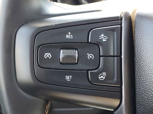 Used 2024 GMC Yukon AT4 w/ Technology Package AWD/4WD image 17