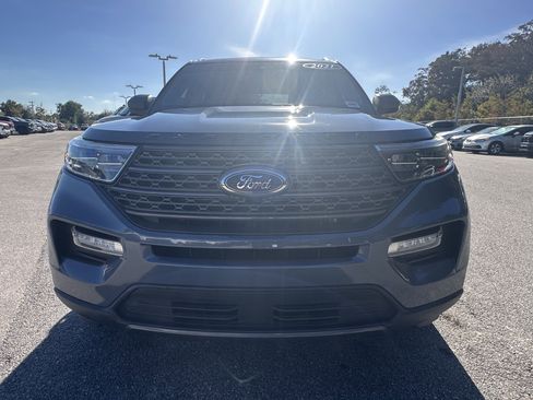 Used 2021 Ford Explorer XLT w/ Equipment Group 202A image 3