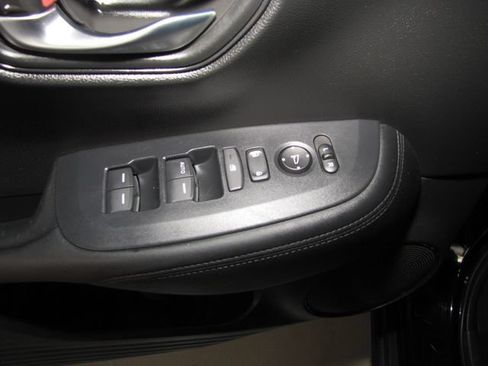 Certified 2024 Honda HR-V LX image 10