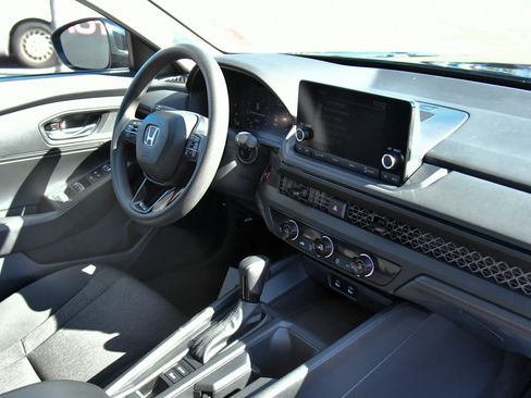 Used 2023 Honda Accord LX image 38