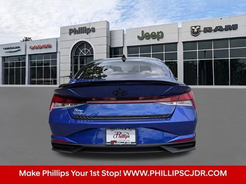 Used 2021 Hyundai Elantra SEL w/ Convenience Package FWD image 4