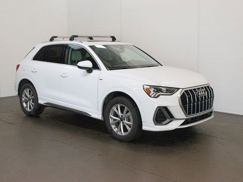 Used 2024 Audi Q3 2.0T Premium Plus w/ Premium Plus Package AWD/4WD image 1
