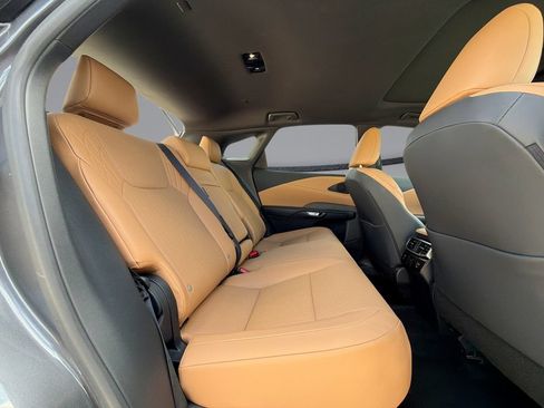 Used 2025 Lexus RX 350 Premium w/ Accessory Package (Z1) FWD image 17