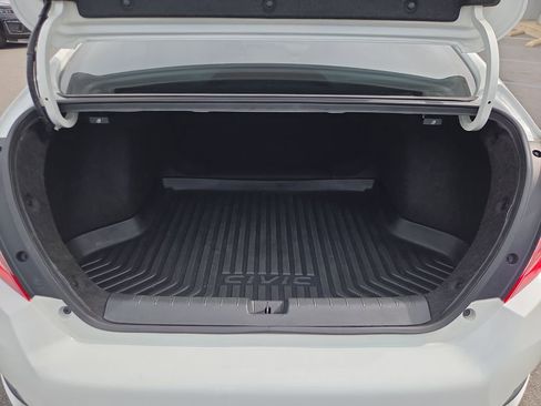 Used 2018 Honda Civic Touring image 5