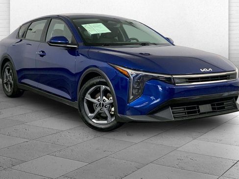 Used 2025 Kia K4 FWD image 1