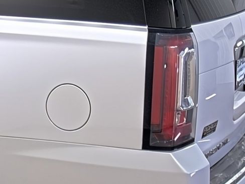 Used 2016 GMC Yukon XL Denali w/ Open Road Package image 10