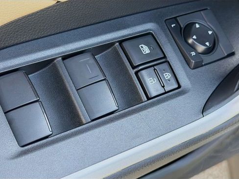 Used 2021 Toyota RAV4 XLE image 22