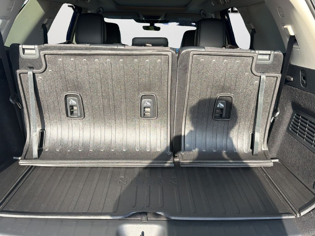 Used 2023 Nissan Pathfinder Platinum w/ Cargo Package AWD/4WD image 16