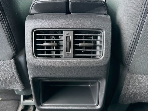 Used 2023 Nissan Rogue S image 16