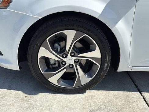 Used 2017 Chevrolet Sonic Premier image 10