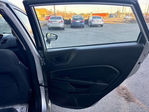 Used 2018 Ford Fiesta SE FWD image 17