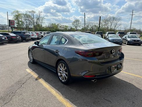 Used 2019 MAZDA MAZDA3 Sedan w/ Select Package image 7