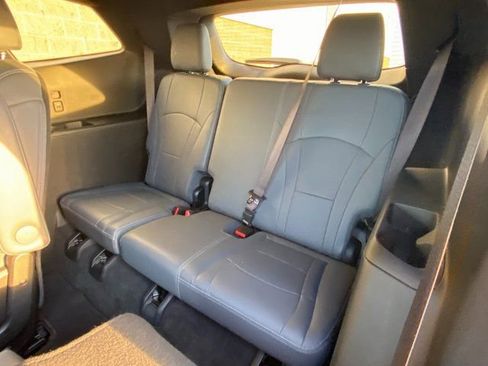 Used 2024 Buick Enclave Premium image 15