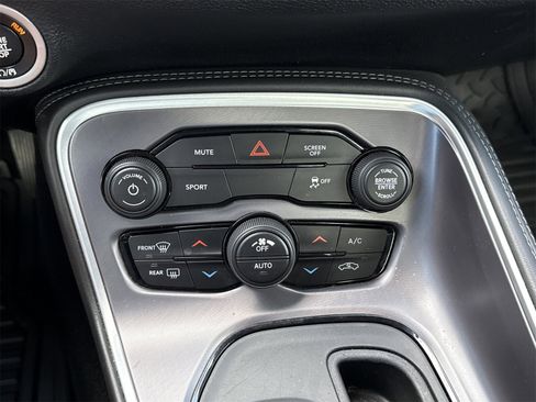 Used 2019 Dodge Challenger SXT image 22