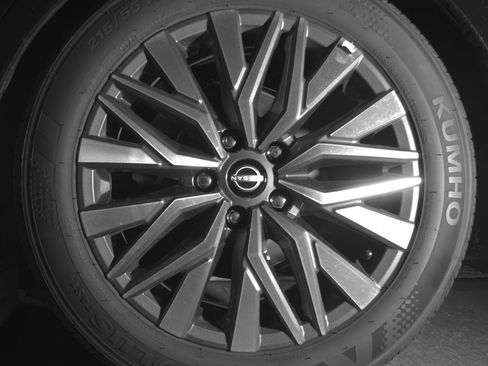 Used 2025 Nissan Altima 2.5 SV FWD image 14