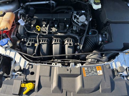 Used 2017 Ford Focus Titanium w/ Titanium Technology Package image 11