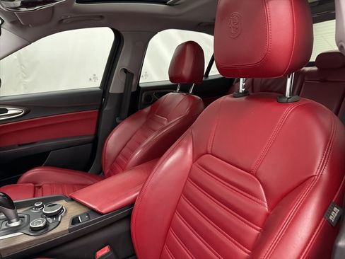 Used 2019 Alfa Romeo Giulia Ti w/ Quick Order Package 22Z Lusso image 15