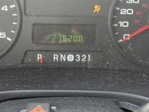 Used 2005 Ford F250 XL image 12