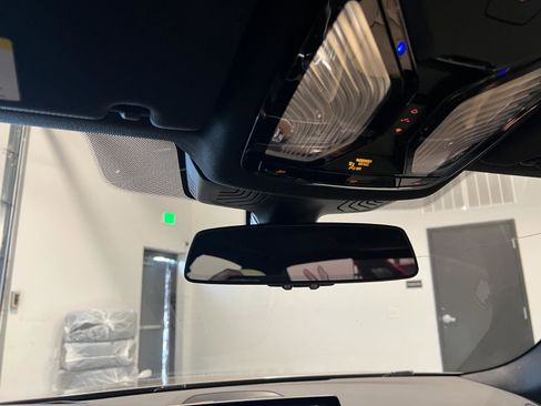 Used 2019 BMW 530e xDrive w/ Premium Package image 24