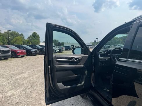Used 2023 GMC Yukon Denali AWD/4WD image 20