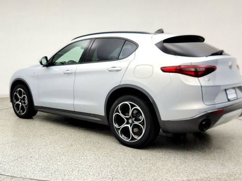 Used 2022 Alfa Romeo Stelvio Ti AWD/4WD image 7