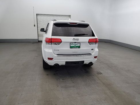 Used 2017 Jeep Grand Cherokee Overland AWD/4WD image 6