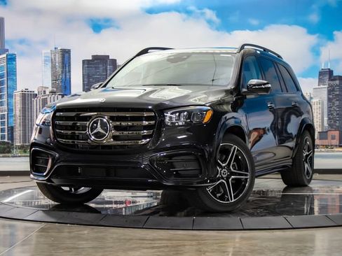 Used 2026 Mercedes-Benz GLS 450 4MATIC image 2