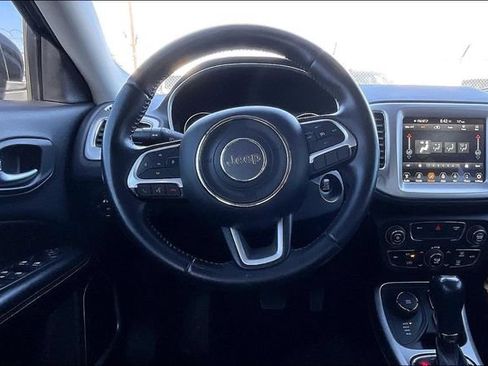 Used 2018 Jeep Compass Latitude w/ Popular Equipment Group AWD/4WD image 5