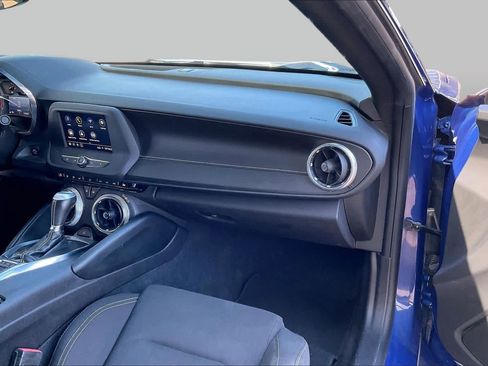Used 2020 Chevrolet Camaro LT RWD image 17