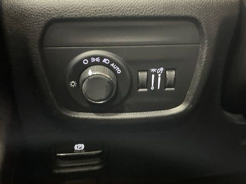 Used 2024 Jeep Grand Cherokee L Laredo image 24