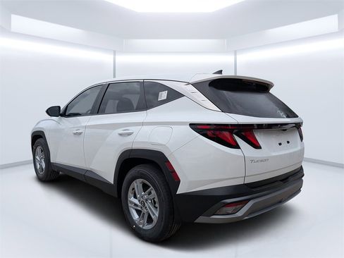 New 2026 Hyundai Tucson SE image 5