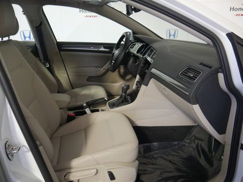 Used 2019 Volkswagen Golf Alltrack S AWD/4WD image 6