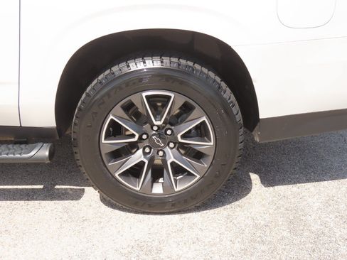 Used 2021 Chevrolet Suburban Z71 AWD/4WD image 18
