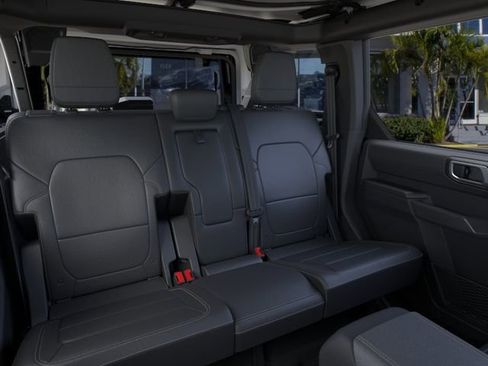 New 2025 Ford Bronco Badlands image 12