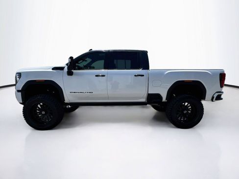 Used 2024 GMC Sierra 2500 Denali w/ Denali Reserve Package AWD/4WD image 2