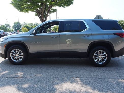 Used 2023 Chevrolet Traverse LS FWD image 4