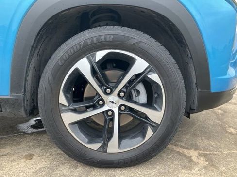 Used 2025 Chevrolet Trax RS FWD image 10