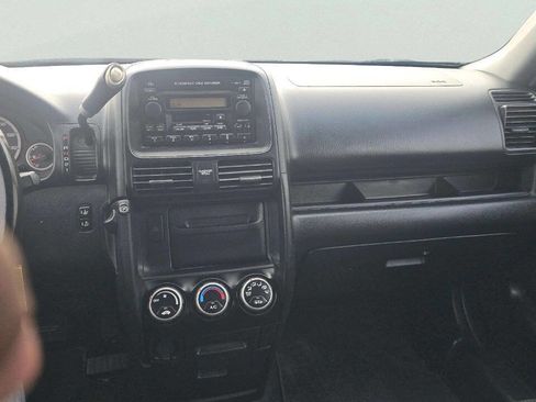 Used 2005 Honda CR-V SE image 9