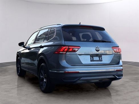 Used 2024 Volkswagen Tiguan SE image 7