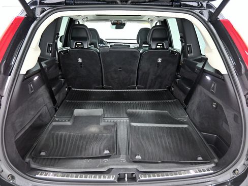 Used 2021 Volvo XC90 T6 Momentum w/ Advanced Package AWD/4WD image 37
