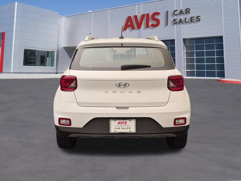 Used 2025 Hyundai Venue SEL FWD image 7