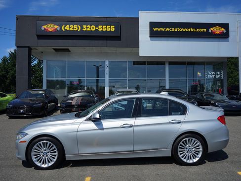 Used 2015 BMW 328i xDrive Sedan AWD/4WD image 2