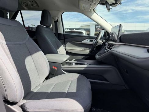 Used 2025 Ford Explorer Active RWD image 6