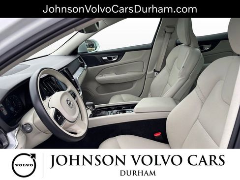 Used 2020 Volvo V60 T5 Momentum w/ Protection Package Premier image 13