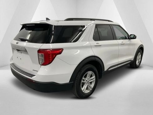 Used 2022 Ford Explorer XLT AWD/4WD image 7